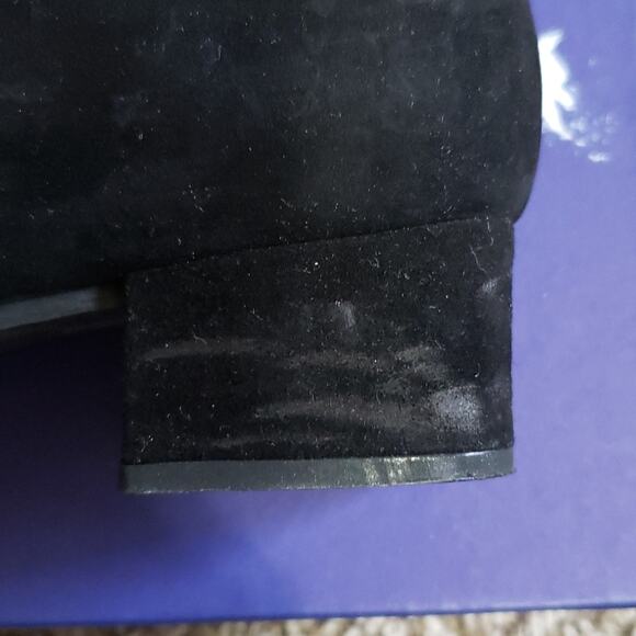 Stuart Weitzman Gorham Black Suede Shoe - Picture 3 of 9